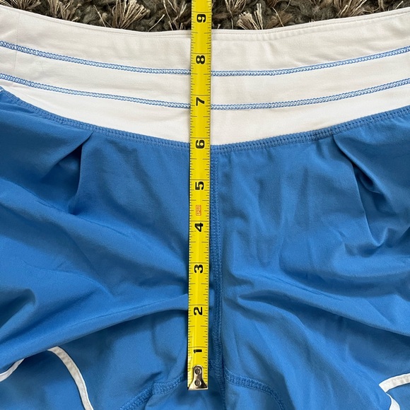 LULULEMON Shorts | Size 2 - Picture 2 of 6